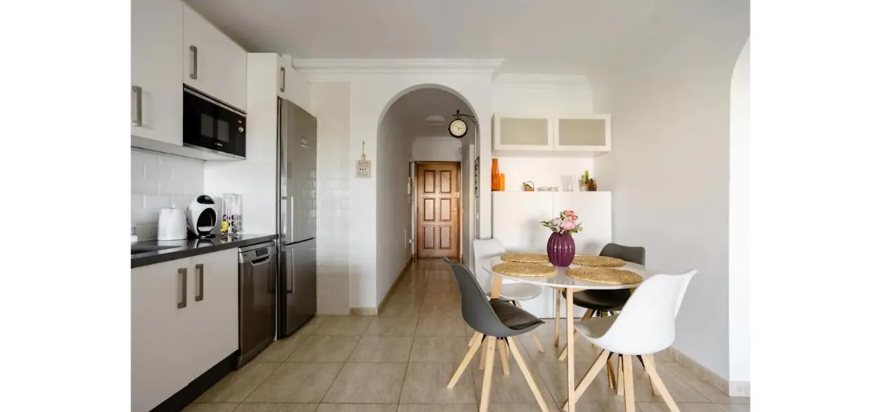 Apartamento Casa Krisma, Fabulous Modern Spacious 2 bedrooms apartment, Remote Work, Fast WIFI, Parking&AC Costa Adeje  España