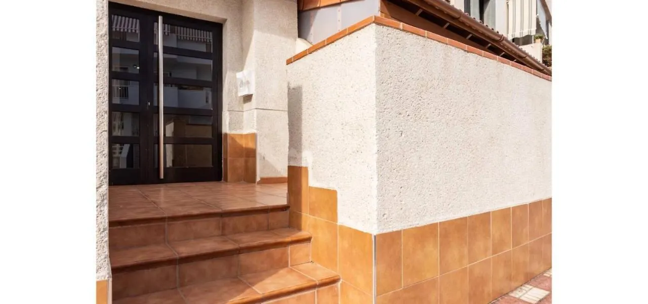 Casa Krisma, Fabulous Modern Spacious 2 Bedrooms Apartment, Remote Work, Fast Wifi, Parking And Ac アデヘ 0*,